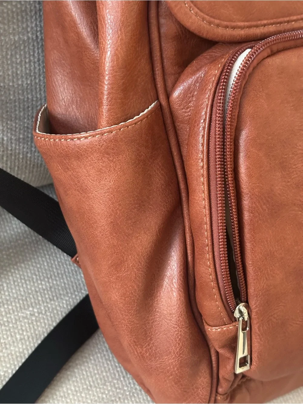 UPPER La Madison - The Commuter Diaper Bag Backpack - Brown (Camel) - Size: 23L